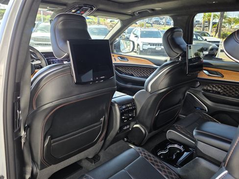 Certified 2023 Jeep Grand Cherokee L Summit AWD/4WD image 14