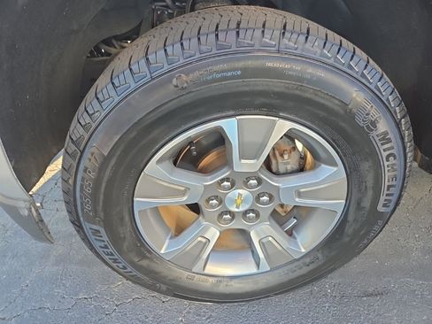 Used 2019 Chevrolet Colorado Z71 image 4