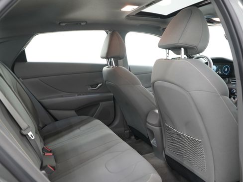 Used 2025 Hyundai Elantra SEL FWD image 12