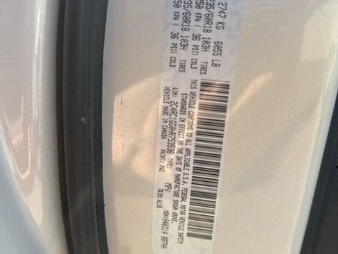 Used 2017 Chrysler Pacifica Limited image 21