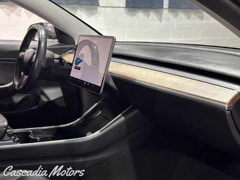 Used 2018 Tesla Model 3 Long Range image 18