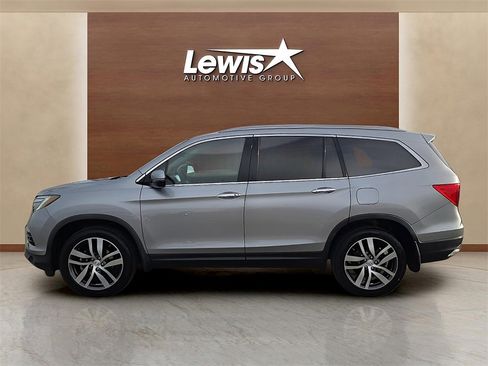 Used 2017 Honda Pilot Elite image 2