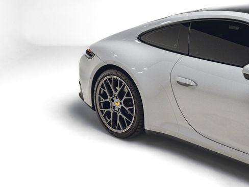 Used 2025 Porsche 911 Carrera RWD image 13