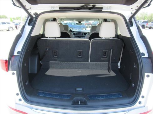 Used 2022 Buick Enclave Essence FWD image 34