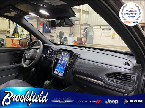 Used 2025 Subaru Forester Premium AWD/4WD image 27