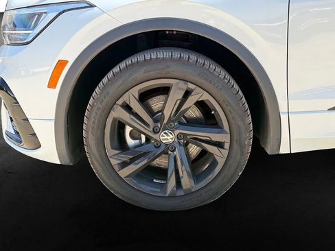 Used 2024 Volkswagen Tiguan SE R-Line AWD/4WD image 12