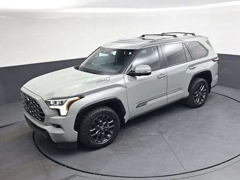 Used 2025 Toyota Sequoia Platinum AWD/4WD image 29