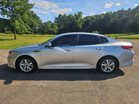 Used 2016 Kia Optima LX FWD image 9