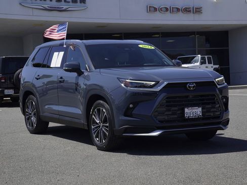 Used 2024 Toyota Grand Highlander AWD Hybrid image 2
