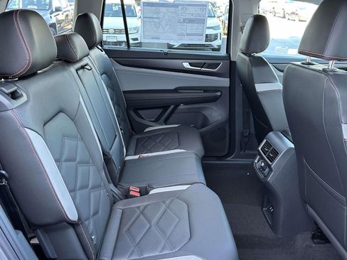 New 2026 Volkswagen Atlas Peak Edition image 15