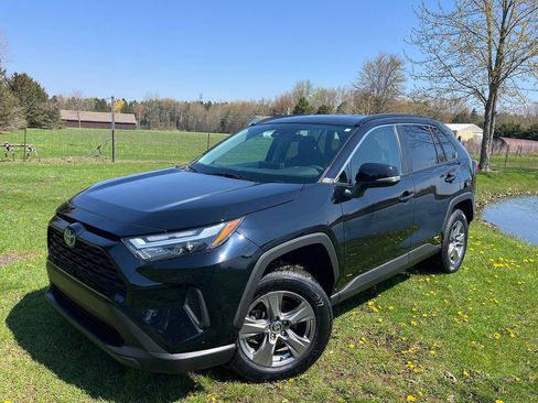 Used 2024 Toyota RAV4 XLE image 1