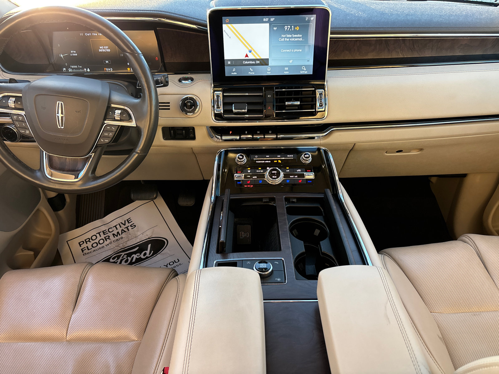Certified 2020 Lincoln Navigator Reserve w/ Luxury Package AWD/4WD image 28