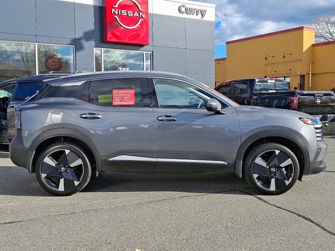 Used 2025 Nissan Kicks SR image 7