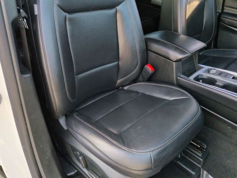 Certified 2023 Ford Explorer XLT w/ Equipment Group 202A image 22