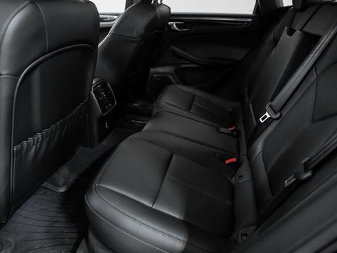 Certified 2026 Porsche Macan AWD/4WD image 34