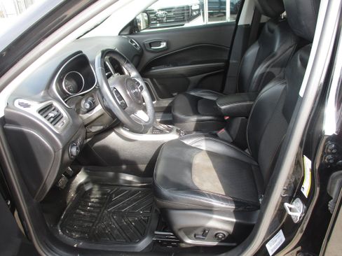 Used 2018 Jeep Compass Latitude w/ Popular Equipment Group image 4