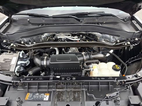 Certified 2020 Ford Explorer Platinum w/ Premium Technology Package image 32