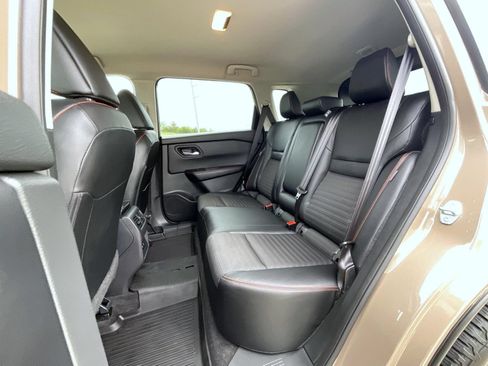Certified 2025 Nissan Rogue SV AWD/4WD image 19