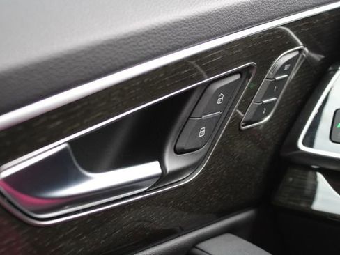 Used 2025 Audi Q7 3.0T Premium Plus w/ Premium Plus Package image 8