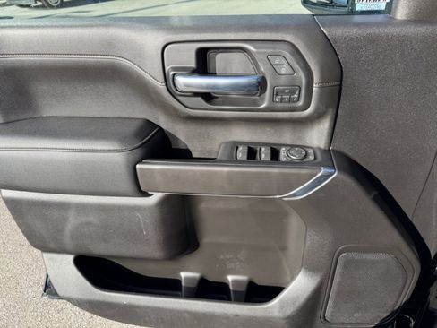 Used 2023 GMC Sierra 2500 AT4 image 34