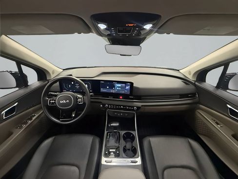 Used 2025 Kia Carnival SX FWD image 17