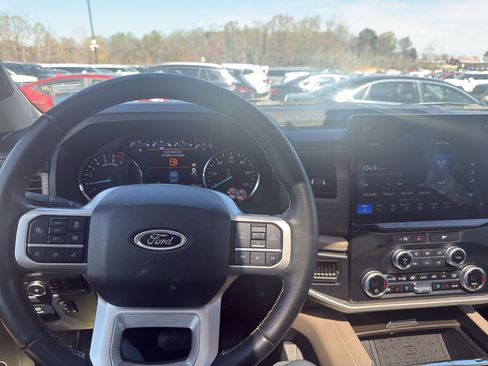 Used 2024 Ford Expedition Max Limited AWD/4WD image 15