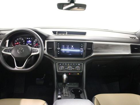 Used 2021 Volkswagen Atlas Cross Sport SE FWD image 29