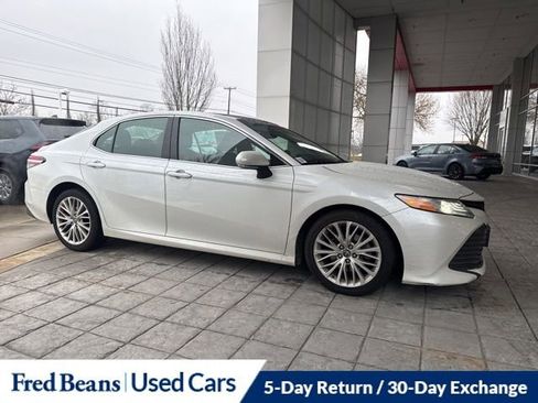 Used 2018 Toyota Camry XLE image 4