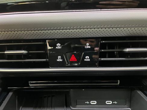 New 2026 Volkswagen Atlas Peak Edition AWD/4WD image 15