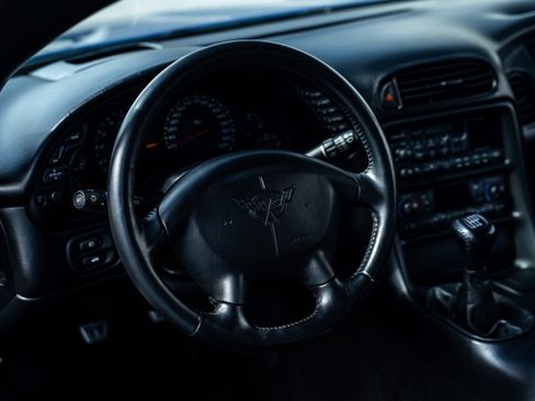 Used 2000 Chevrolet Corvette Coupe w/ Lighting Pkg RWD image 4