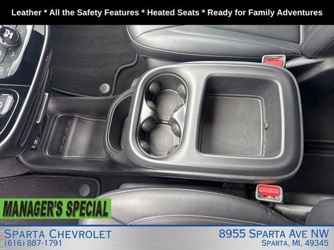 Used 2025 Chrysler Pacifica Select FWD image 20