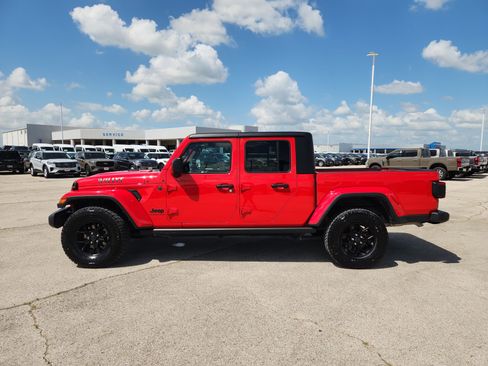 Used 2024 Jeep Gladiator Sport AWD/4WD image 4