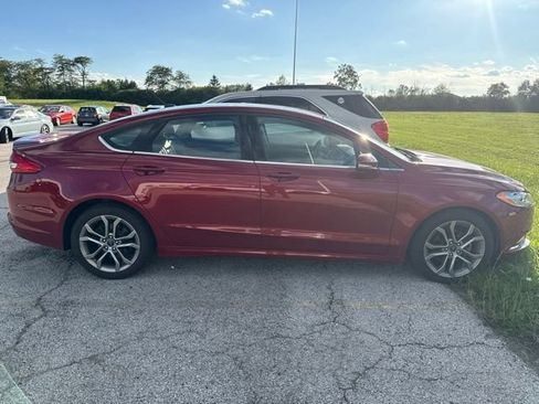 Used 2017 Ford Fusion SE w/ Equipment Group 201A FWD image 6