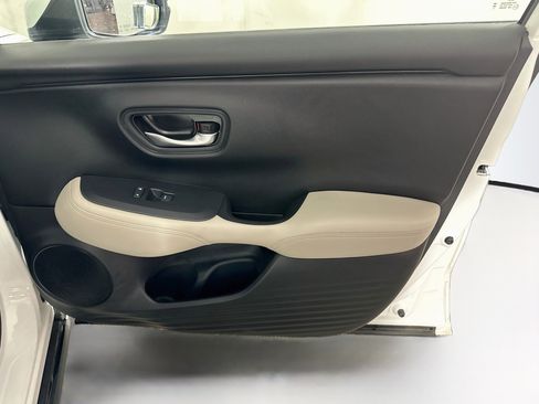 Used 2024 Honda HR-V LX image 30