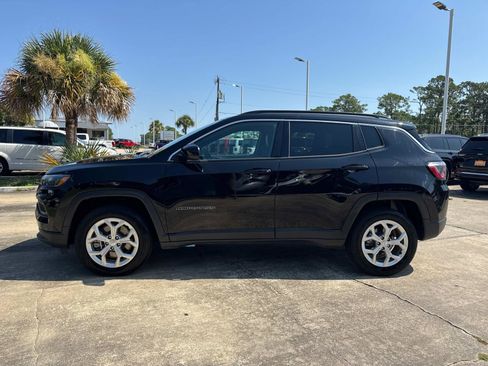 Used 2024 Jeep Compass Latitude AWD/4WD image 6