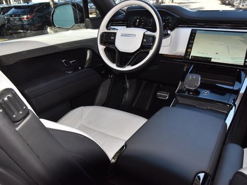 Used 2024 Land Rover Range Rover Sport Dynamic SE image 15