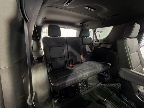 Used 2025 Chevrolet Suburban Premier w/ Sun And Tow Package AWD/4WD image 15