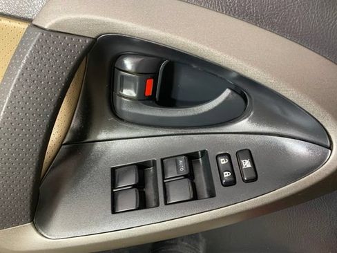 Used 2011 Toyota RAV4 Limited w/ Limited Extra Value Pkg AWD/4WD image 31