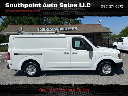 Used 2018 Nissan NV 2500 SV image 1