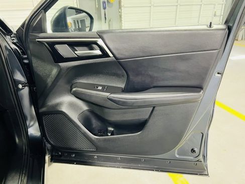 Used 2024 Mitsubishi Outlander SE image 38