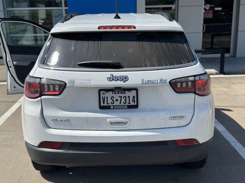 Used 2024 Jeep Compass Latitude AWD/4WD image 6