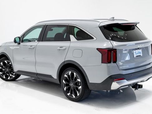 Used 2025 Kia Sorento SX FWD image 31
