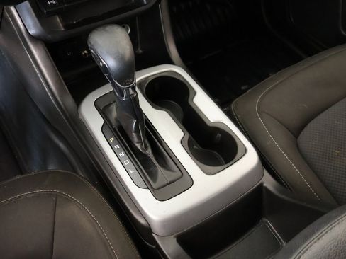 Used 2022 Chevrolet Colorado LT w/ Fleet Safety Package image 7