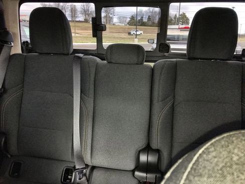 Used 2025 Jeep Gladiator Sport image 21