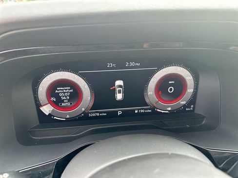 Used 2023 Nissan Pathfinder Platinum AWD/4WD image 14