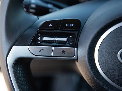 Used 2025 Hyundai Elantra SEL FWD image 17