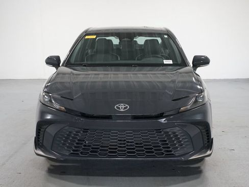 Used 2025 Toyota Camry SE FWD image 2