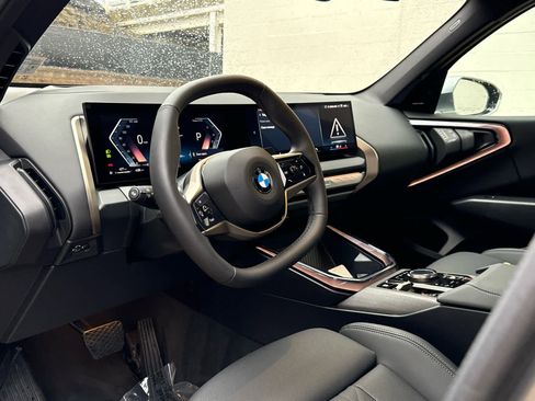 Certified 2025 BMW X3 xDrive30i image 9