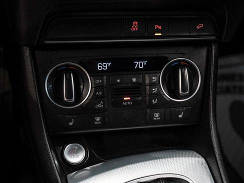 Used 2018 Audi Q3 2.0T Premium w/ Convenience Package image 32