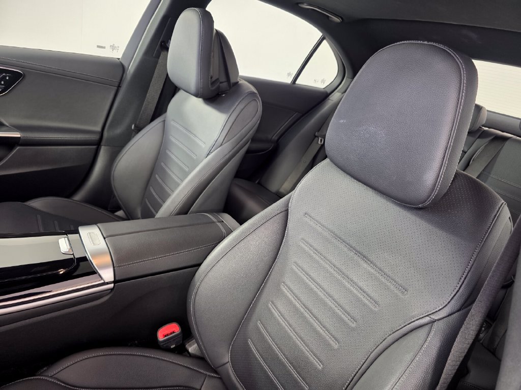 Certified 2024 Mercedes-Benz C 300 Sedan image 11